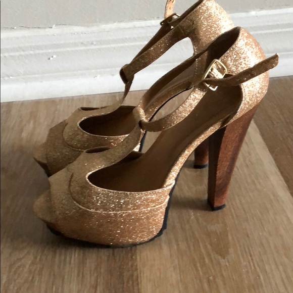 Gold Sparkly Heels - Picture 2 of 6